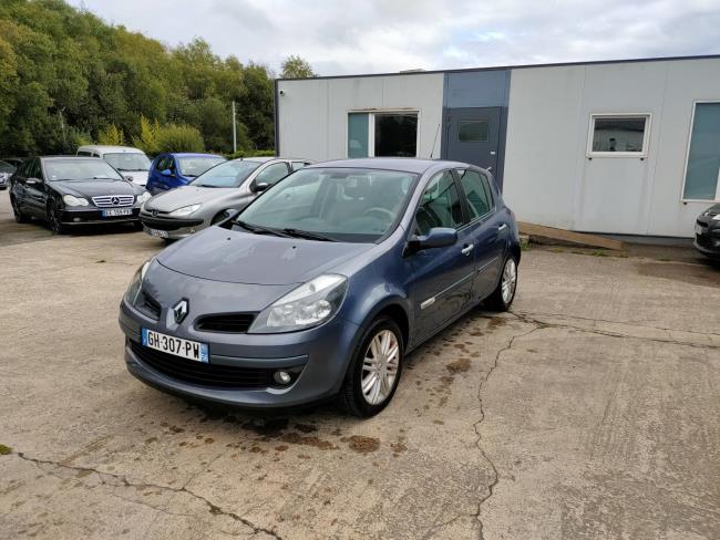 RENAULT CLIO 3 1.6 i - INITIALE PARIS